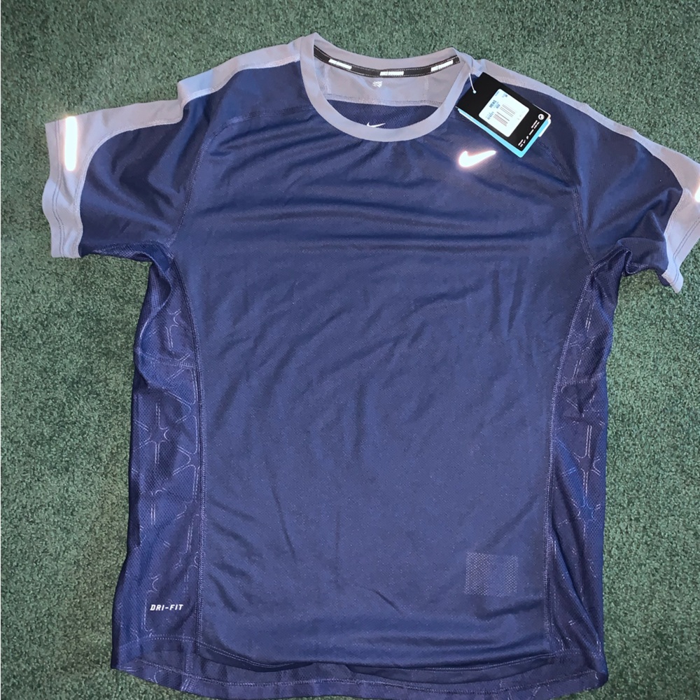 Nike Running Shirt - Size M - Mens Brand New Never Worn